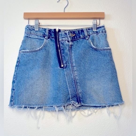 Zara Dresses & Skirts - Zara TRF Denim‎ Mini Skirt Raw Hem Frayed Light Wash Zip Detail Size S
